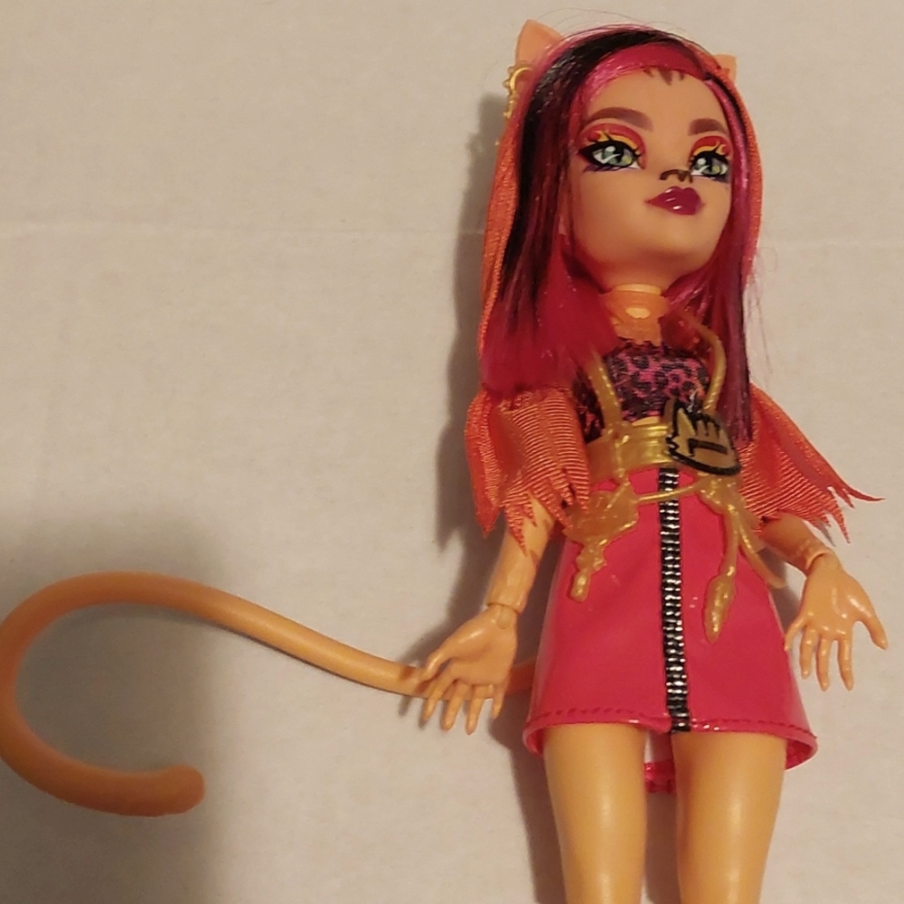 Monster High Toralei Stripe Skultimate Secrets Neon Frights G3 11" Doll